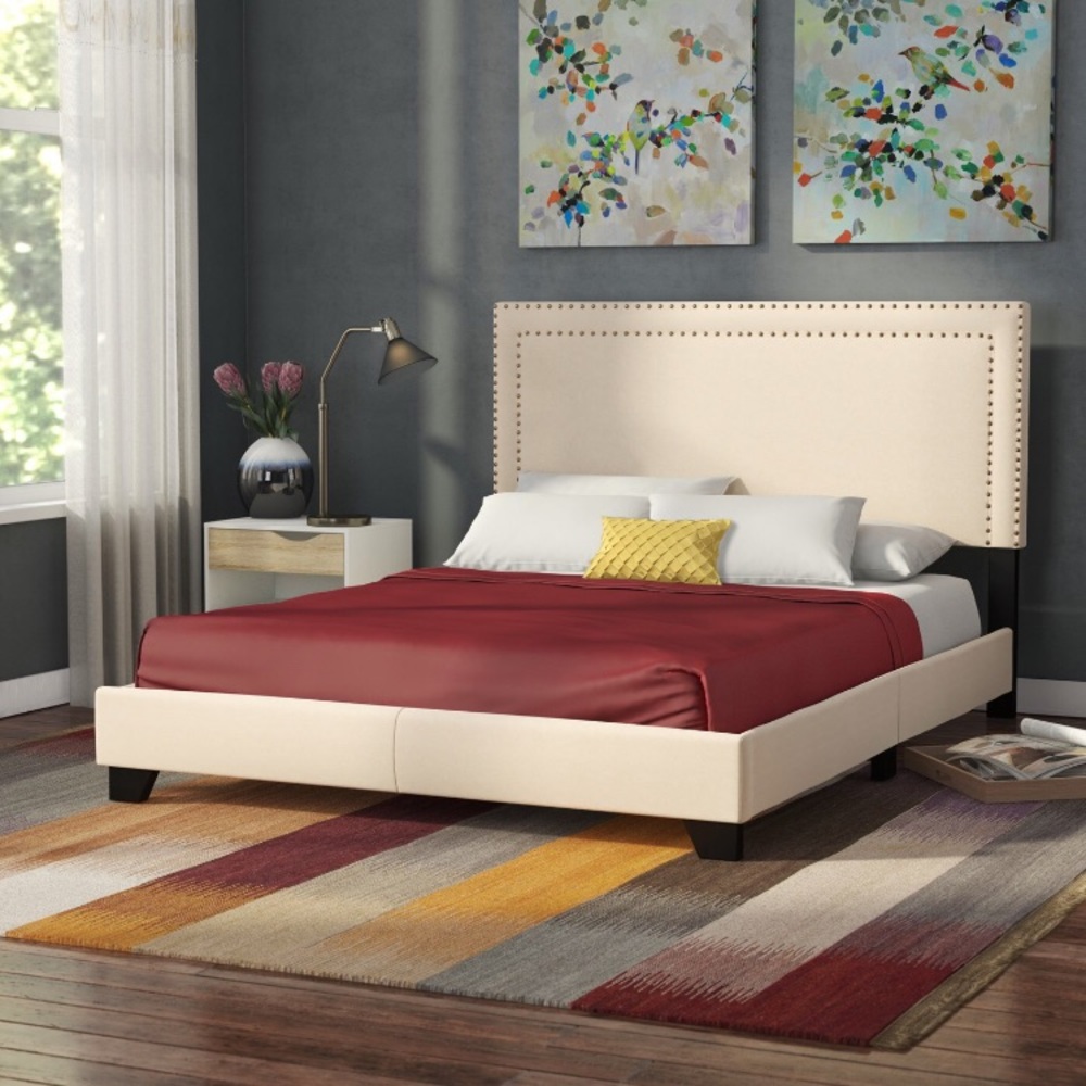 I’m selling a queen size bed with frame